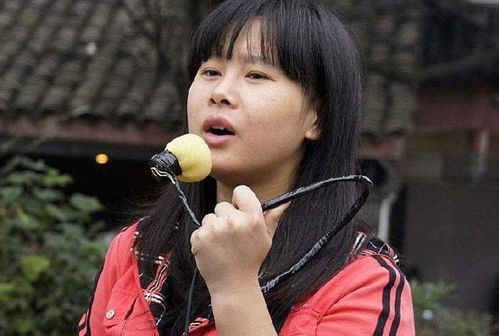 汶川地震时,李应霞救下了丈夫却丢了双腿,但丈夫的做法丧尽天良