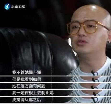 包文婧晒女儿近照配文超感人,鬼马机灵一身红衣小表情不断