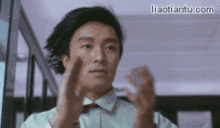 为这事淋成落汤鸡,这位小哥也是拼了