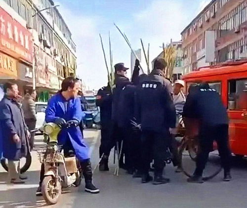 摆地摊吸引人表情包嘉庚