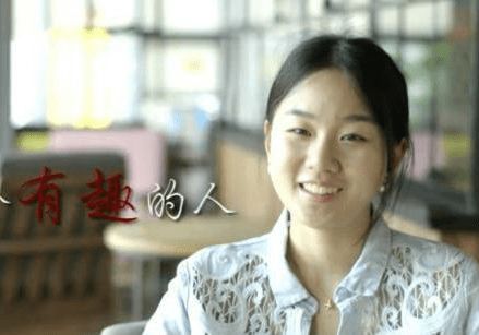 孟非与23岁女儿孟星亚亲密合照气质不俗神似章泽天,曾被郭德纲认作儿媳妇