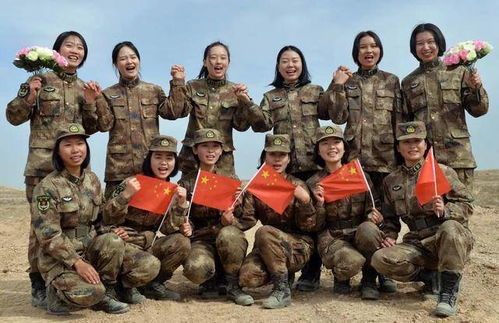 女兵的包包,近距离瞧瞧