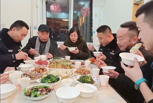原创比赛包饺子陪吃团年饭英雄父母这个小年过得不孤单