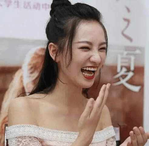 同样是武大校花出道,黄灿灿和吴倩的差距这么就这么大