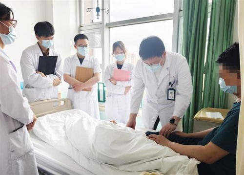 27岁男子脚疼得无法走路,痛风反复发作元凶竟是含糖饮料