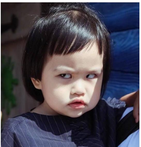 翻白眼的明星和萌娃们小s女儿和戚薇女儿绝对得到了妈咪的真传