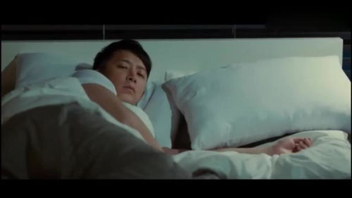 男友特然对自己没兴趣,女子无奈翻开了他手机