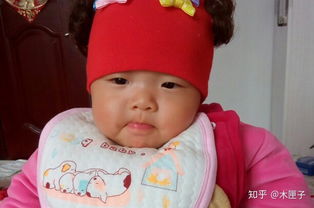 小婴儿吃饱后,总打嗝怎么缓解