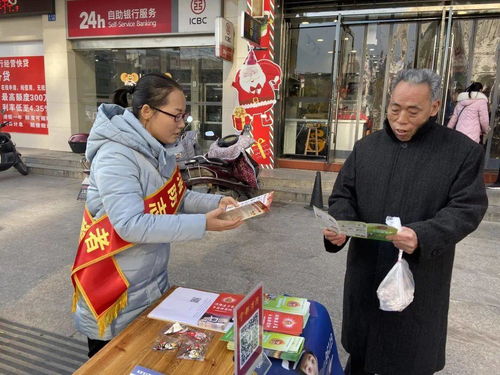 啥宁都消防员在摆地摊走,过去看看
