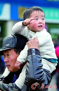春运表情之带孩子回家