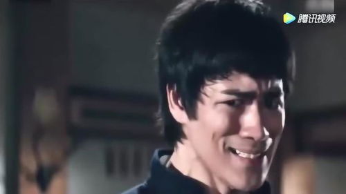 他的这一脚踩下去,看着都疼,加上他的表情更精辟
