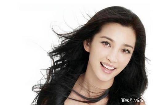 曾经的华谊一姐李冰冰,情路曲折,最后爱上小16岁小白领