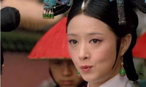 华妃明明厌恶甄嬛,为何帮甄嬛赐夏冬春一丈红真是女人心海底针