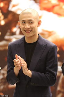 张一山凭一己之力再度贡献表情包光头造型自带光效