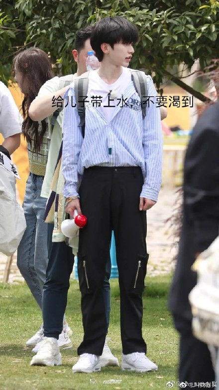 奔跑吧郭麒麟被蔡徐坤吓出表情包
