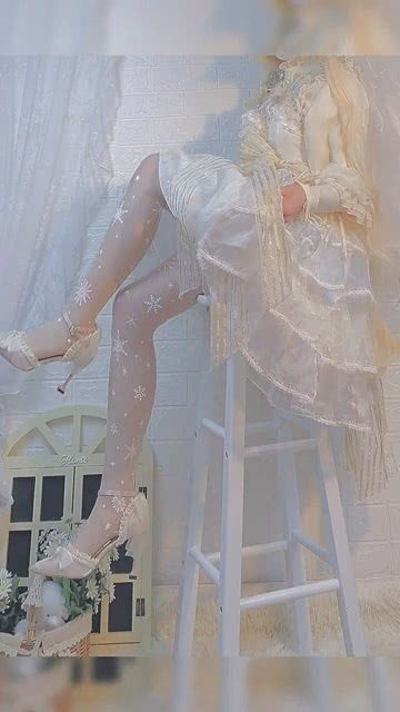 如果我今天心情不好你可以拿你表情包第三个来哄我吗lolita