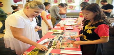 宁夏大学教育学院研究生美国访学团队开展国庆艺术节活动献礼祖国70周年华诞