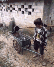 搞笑gif小姐姐下次直播请记得关门