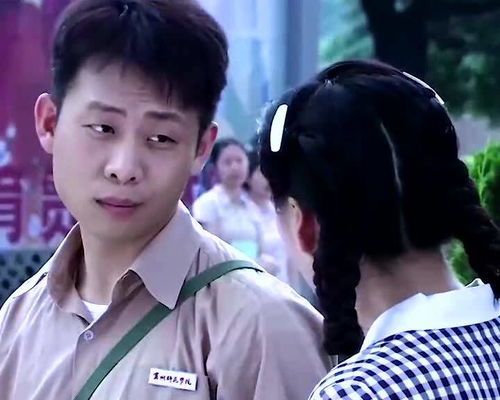 女孩车上睡着,结果醒来包丢了,下秒就赖上身边的小伙