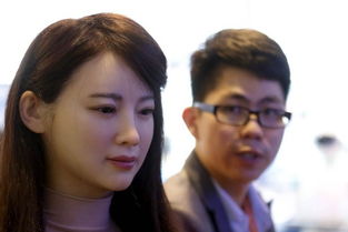 中科大美女机器人亮相上交会引围观