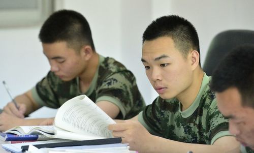 在部队考军校相比于理科生而言,文科生很吃亏吗