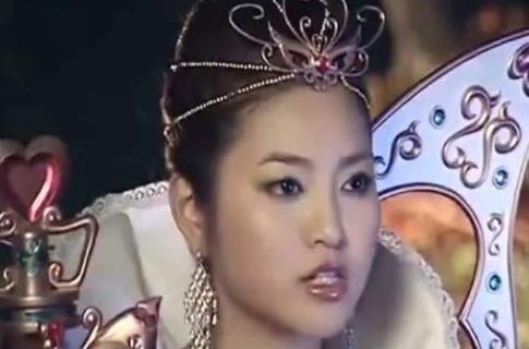 巴啦啦小魔仙魔仙女王真名终于曝光,独一无二的姓氏,不管叫什么都好听