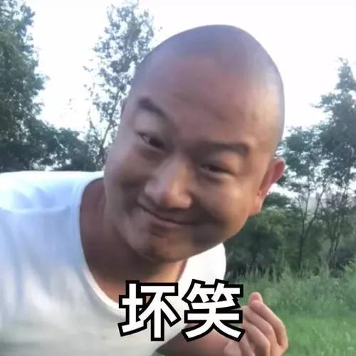 新疆小孩哥采访中惊出表情包小学生被看成大龄剩男,初中生被小姐姐搭讪,小孩哥老成有多无奈