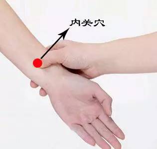 打嗝只是件小事大错特错,知道真相的我筷子都掉了