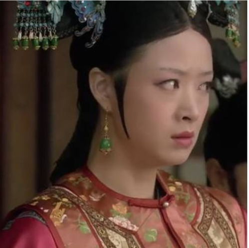 在秦岚佘诗曼的夹攻下,她是如何凭一张黑莲花脸出奇制胜的