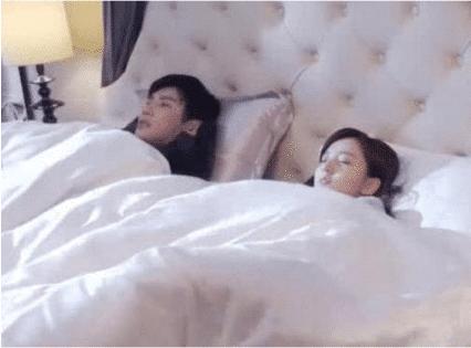 原来睡觉戏是这么拍的,看到演员的表情,才知道什么是演技