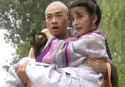 古装剧中的公主抱林更新没抱住,刘恺威公主端