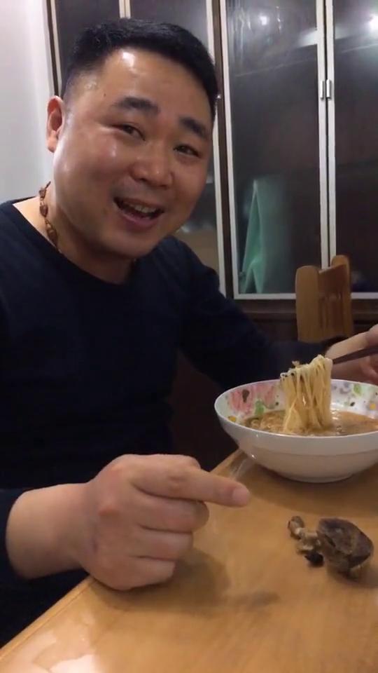 在你不想吃饭的时候,你的妈妈也是这样的吗