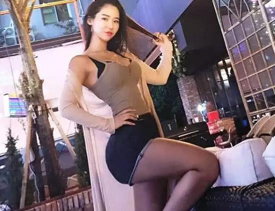 搞笑gif趣图我搬砖供你读书,你却给我学搬砖,好一个土木工程系啊