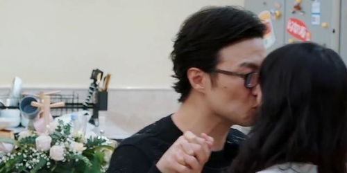 汪峰节目索吻章子怡,子怡表情亮了网友感觉像王宝强亲马蓉
