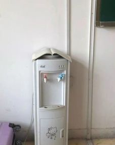 开心一笑在缅甸咬牙买了块18000的石头,结果老板的刀坏了