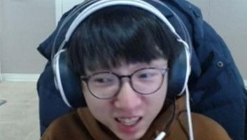 mlxg黑铁局被当成代练,队友兄弟加个微信香锅表情亮了